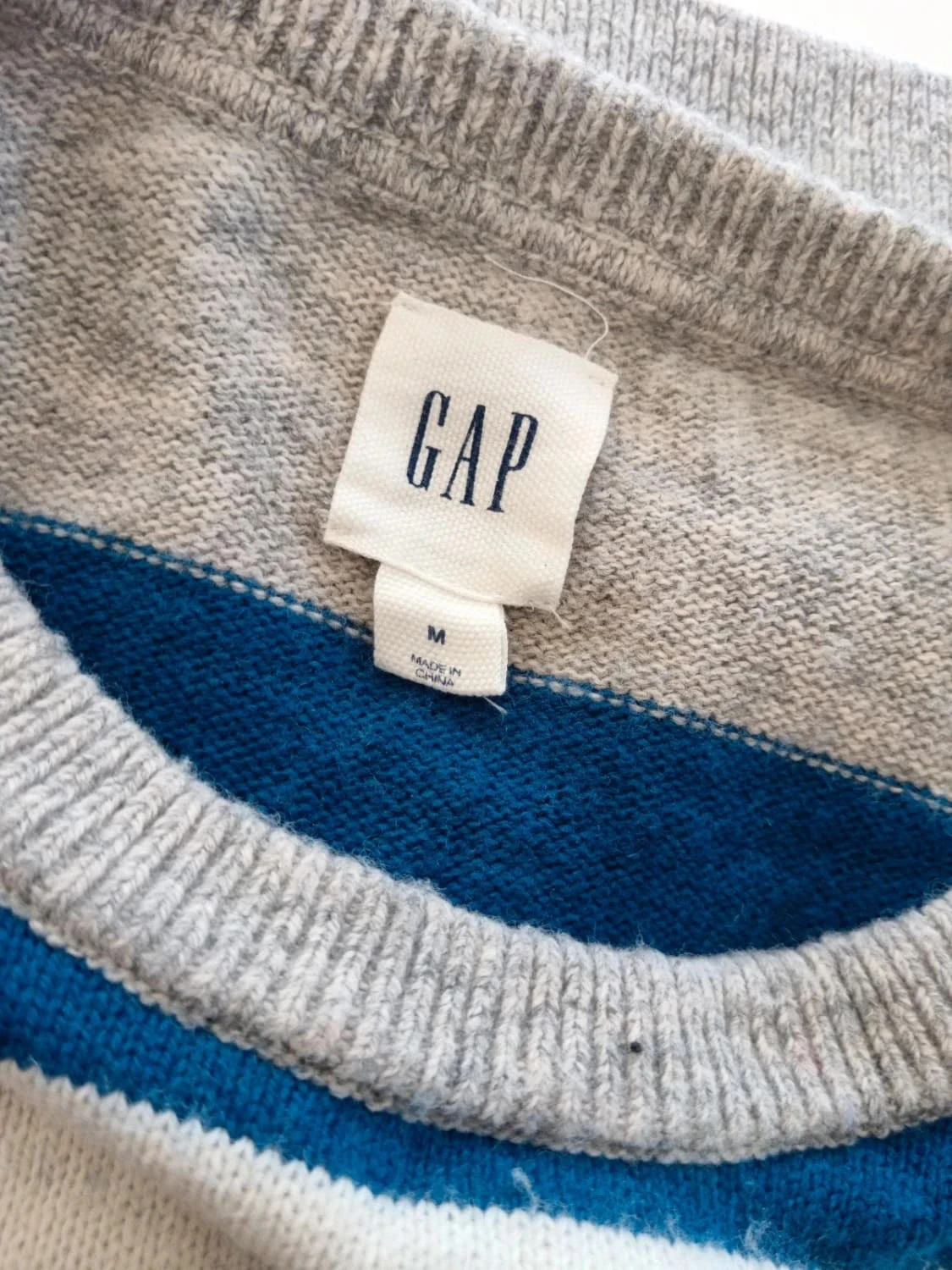 C72 Pull rayures laine Mérinos Gap taille M – photo 3